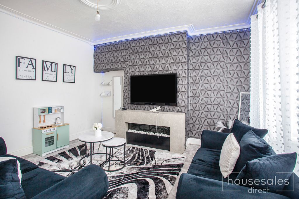 Property photo 2 of 22