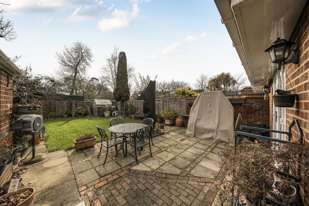 Property photo 3 of 16 Garden