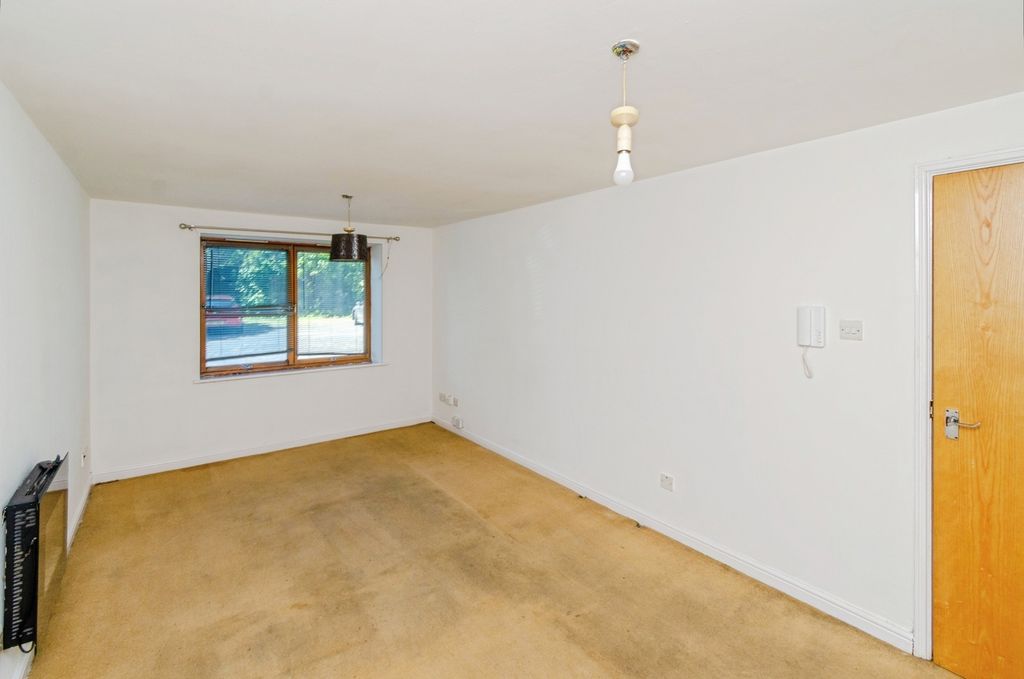 Property photo 2 of 17 Photo