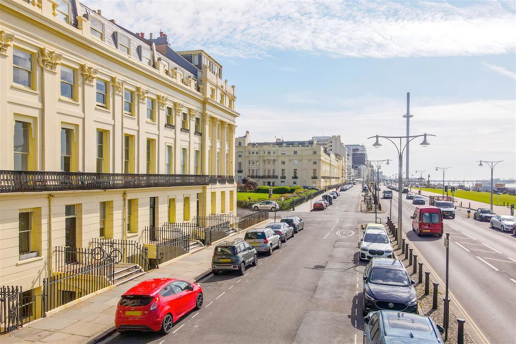 Property photo 1 of 29 Flat 1, 23 Brunswick Terrace-26.Jpg
