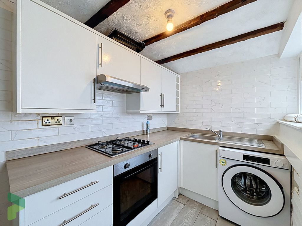 Property photo 1 of 11 Kitchen
