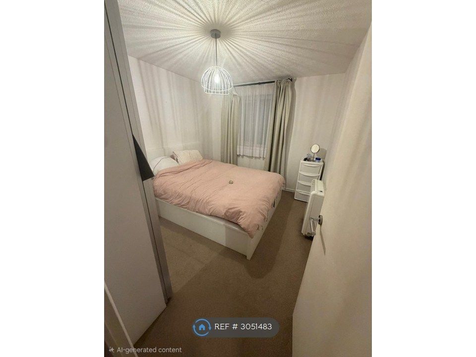 Property photo 2 of 6 Bedroom 1