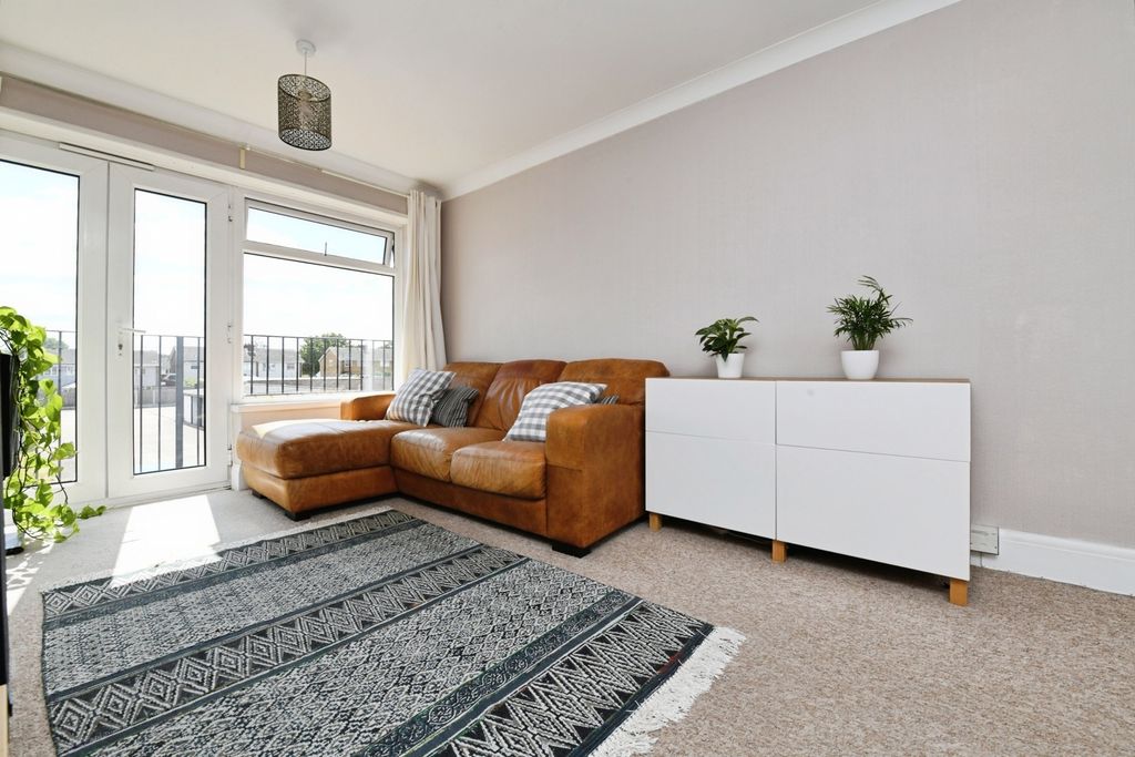 Property photo 3 of 17 Pbox-Img.Jpg