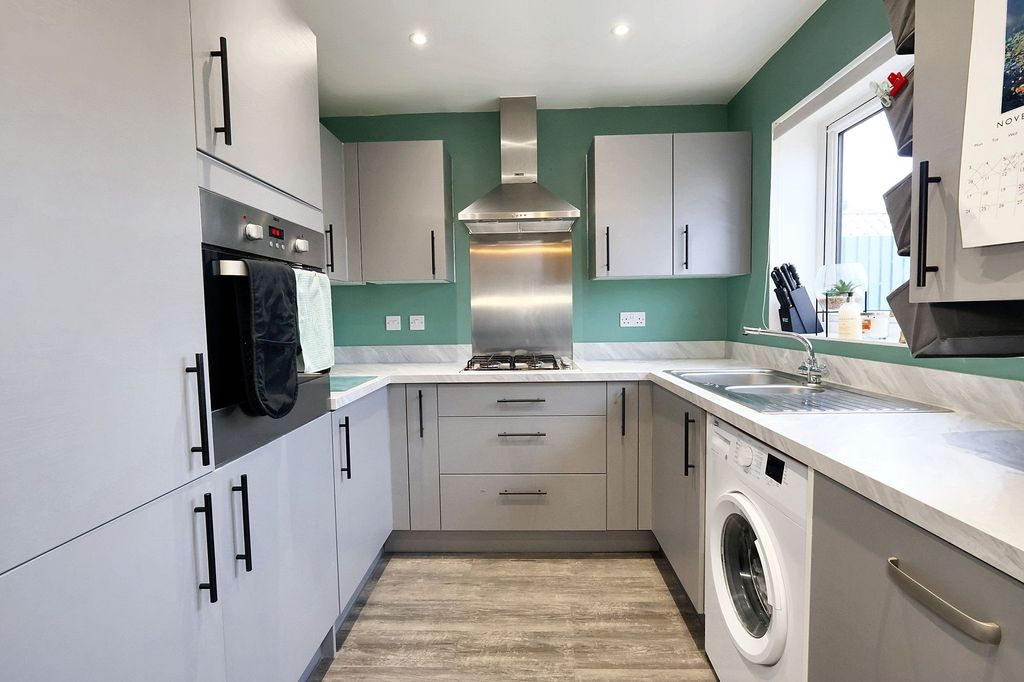 Property photo 2 of 13