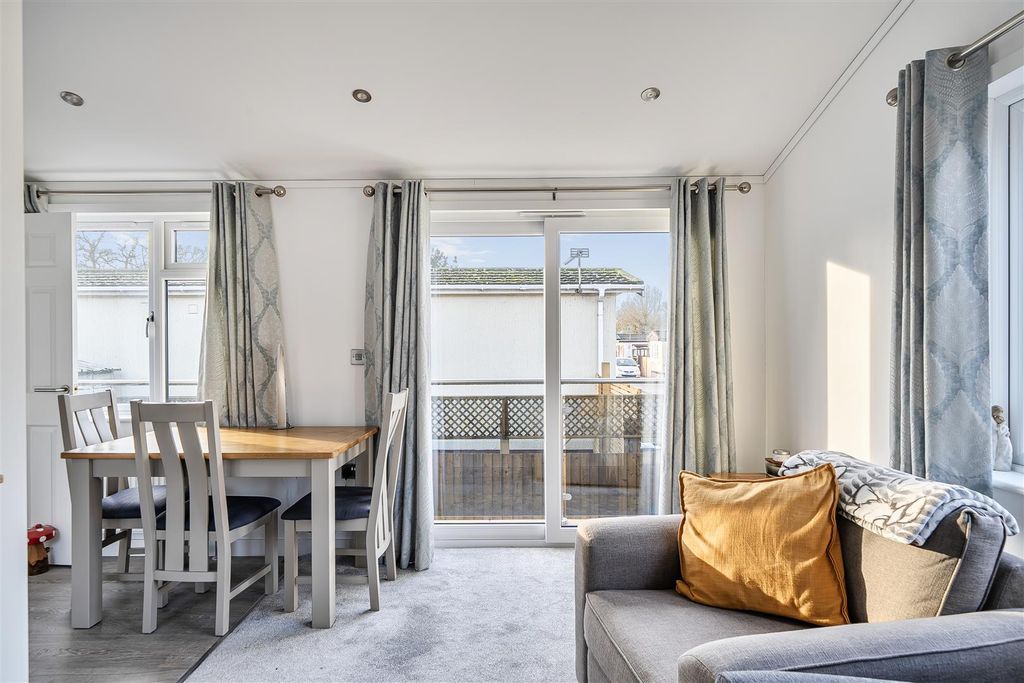 Property photo 2 of 25 Lounge/Dining Room