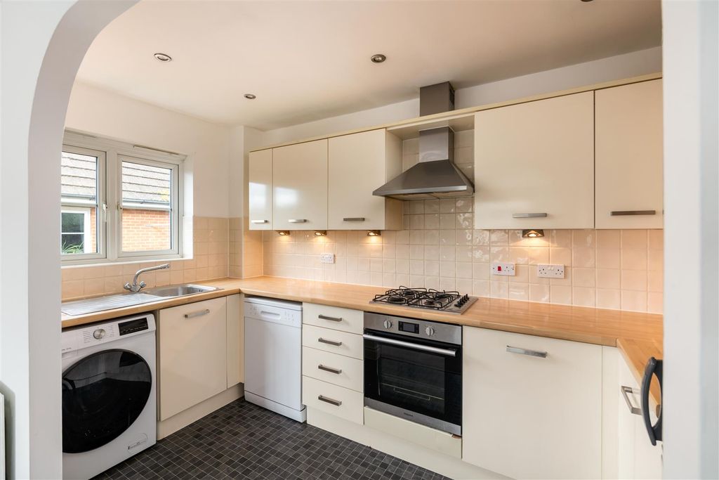 Property photo 3 of 13 34 Kingsfield Internals5.Jpg