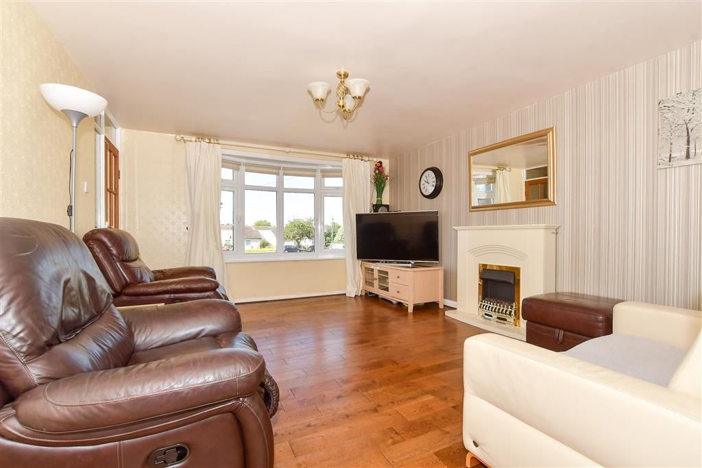 Property photo 2 of 10 Lounge -