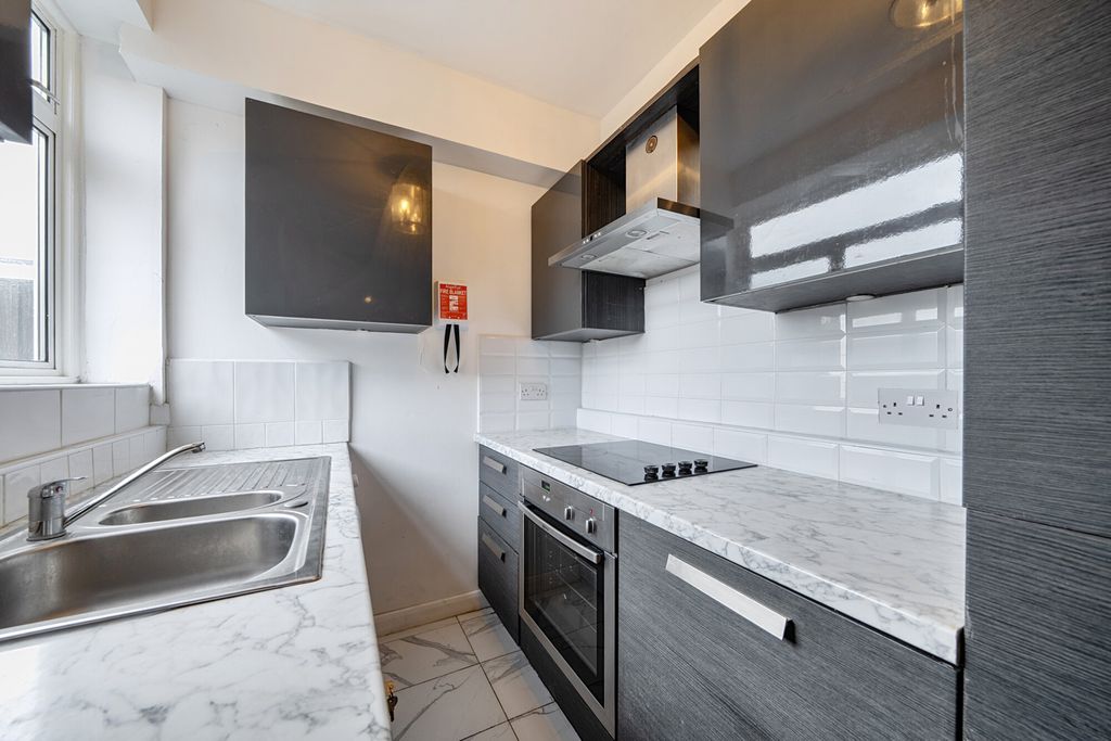 Property photo 3 of 20 Kitchen