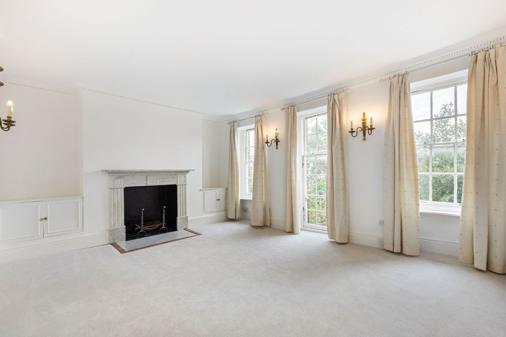 Property photo 2 of 13 5258552