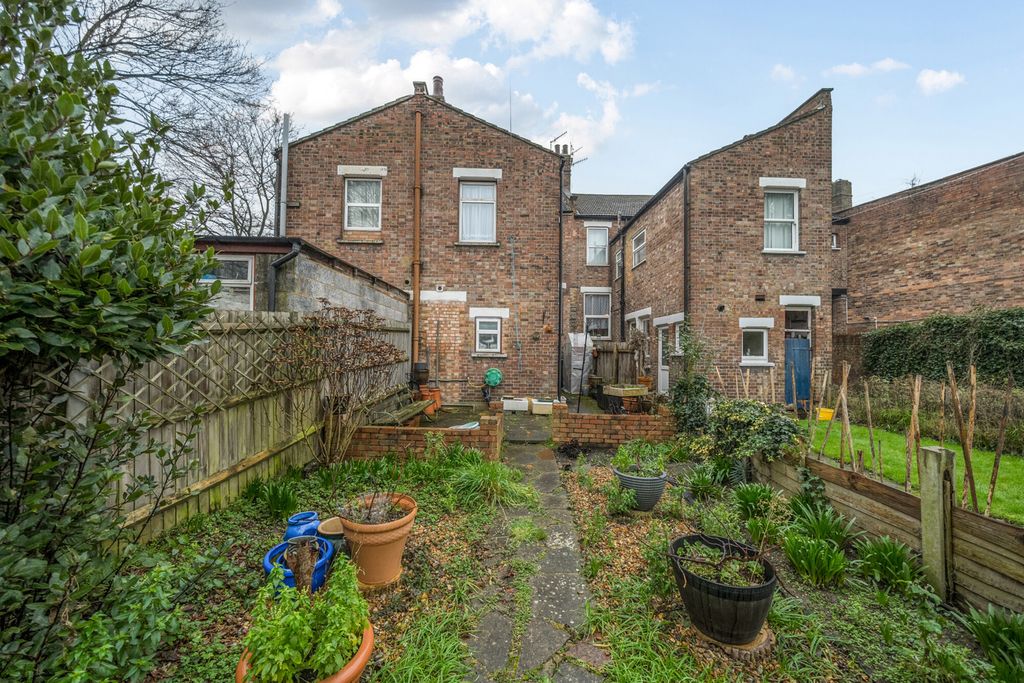 Property photo 2 of 4 External