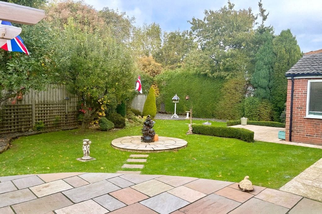 Property photo 2 of 16 Picture No. 18