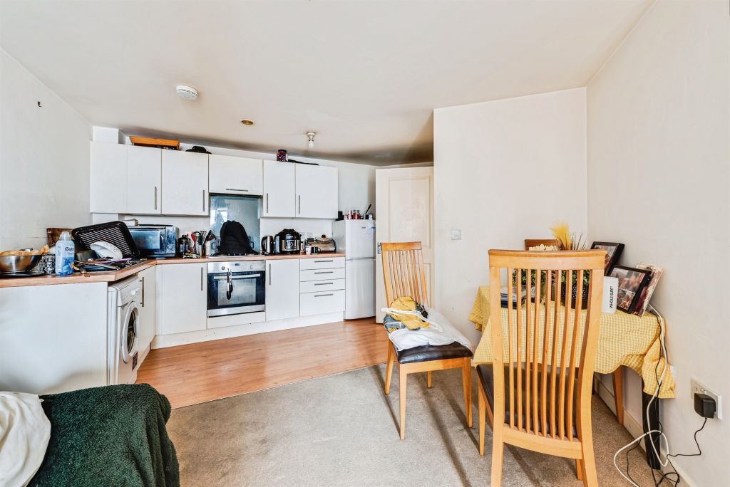 Property photo 3 of 6