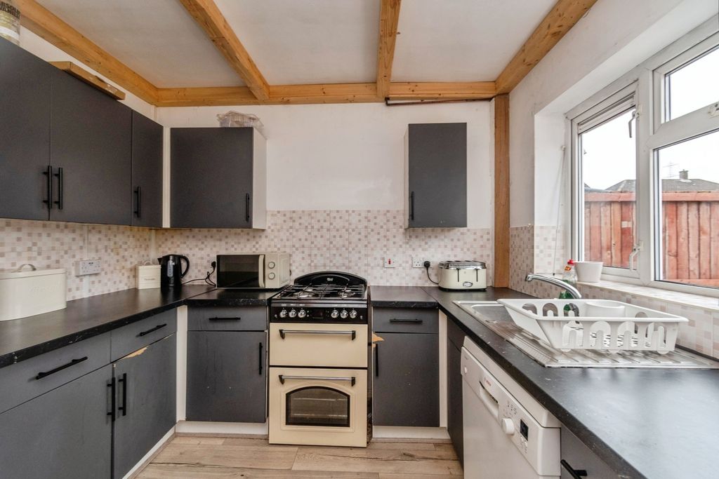 Property photo 2 of 13 Kitchen