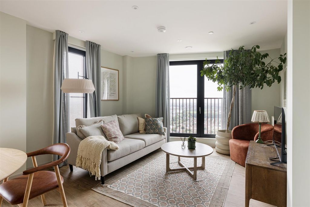 Property photo 3 of 31