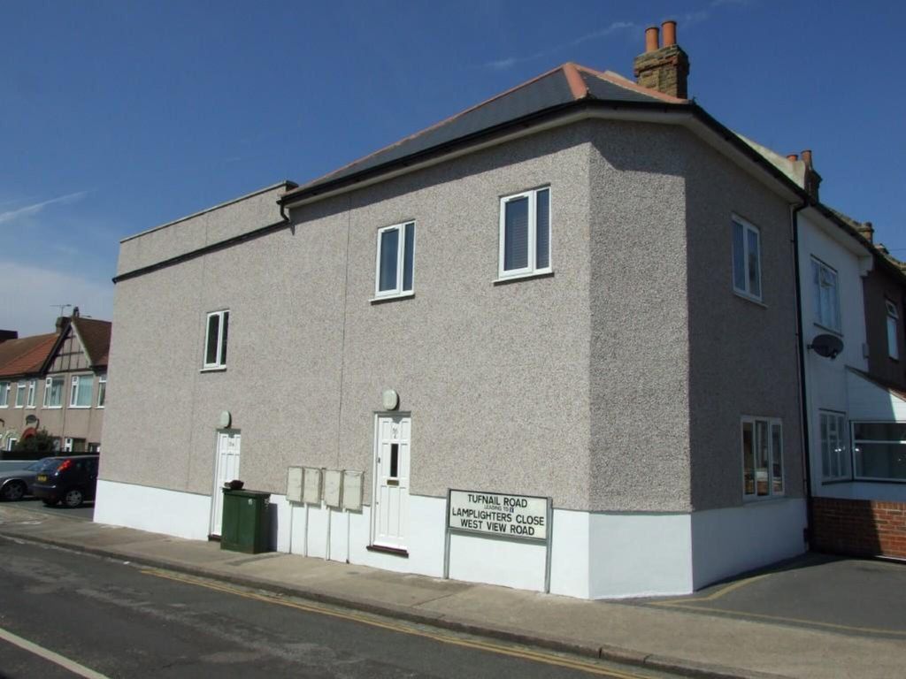 Property photo 2 of 8