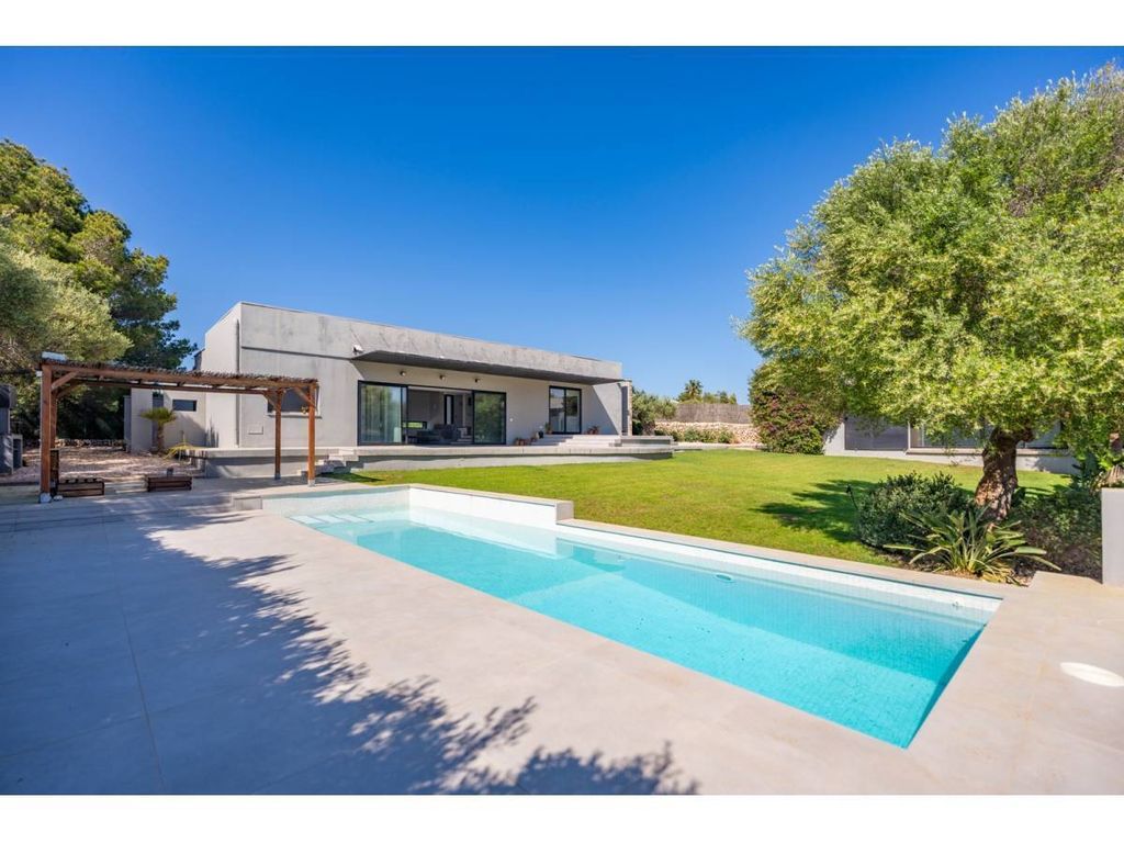 Property photo 1 of 30