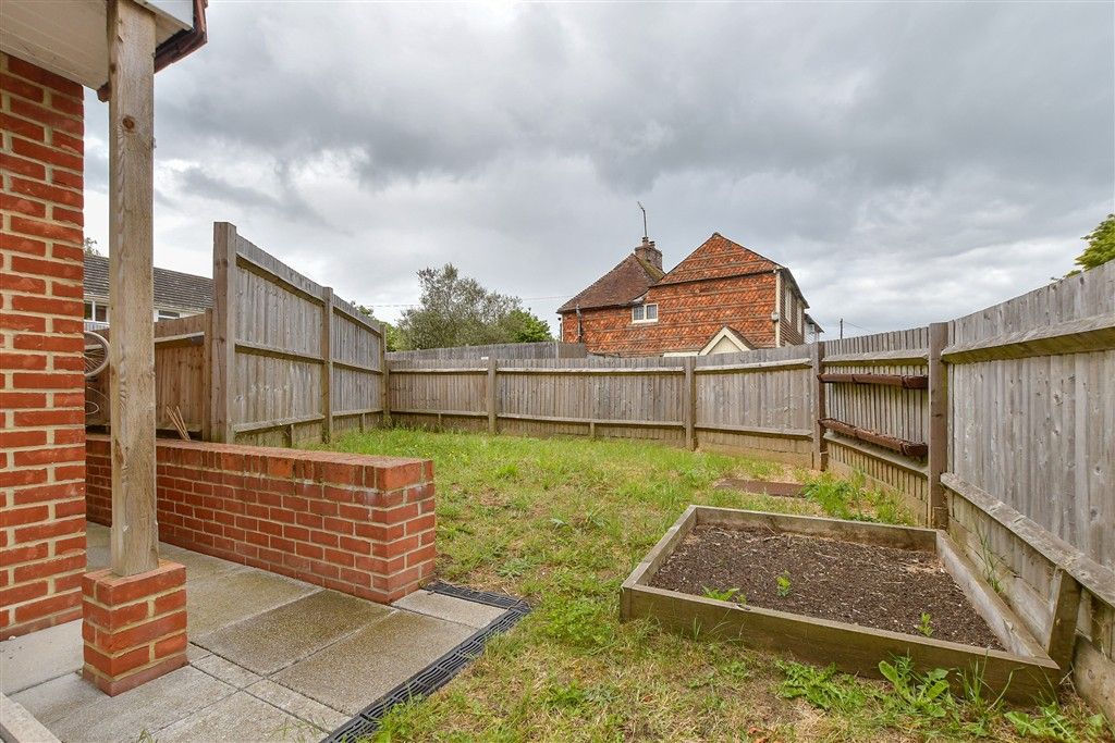 Property photo 1 of 11 Front Garden