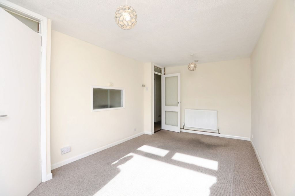 Property photo 2 of 17 Photo