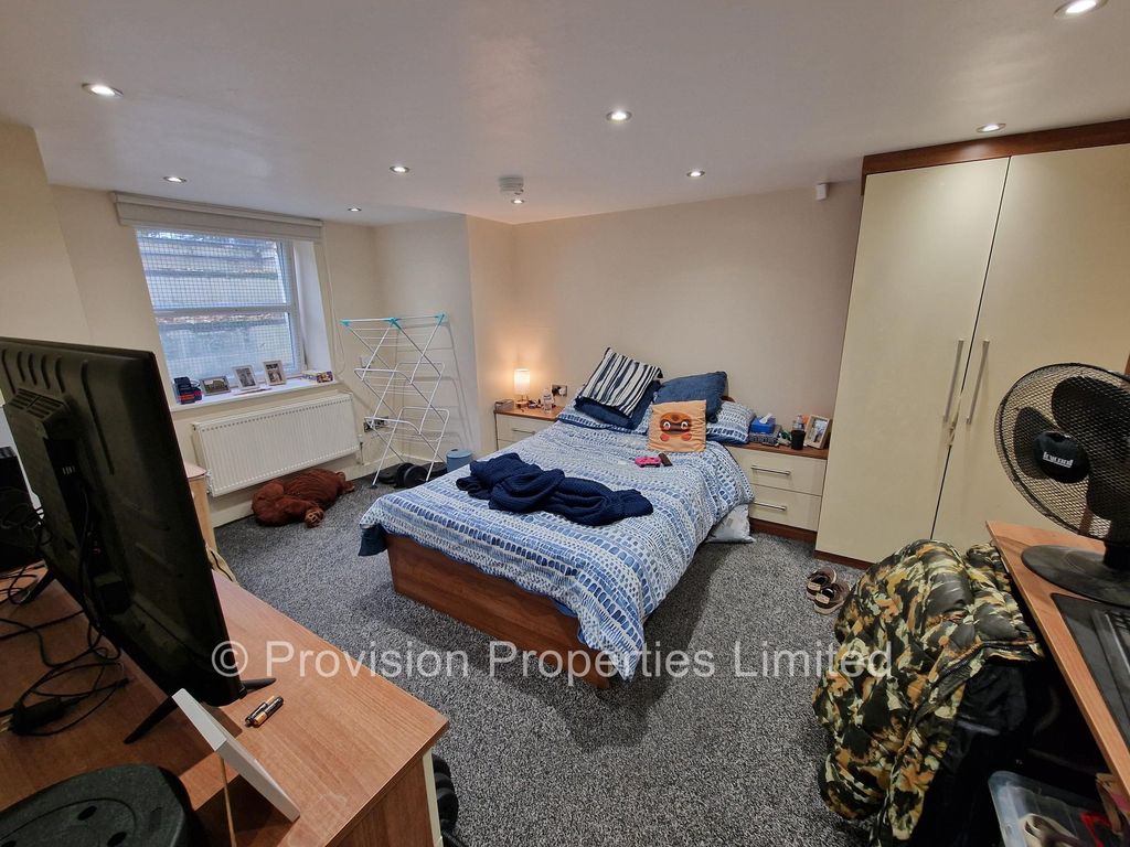 Property photo 2 of 9 Photo