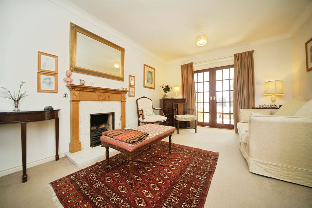 Property photo 3 of 19