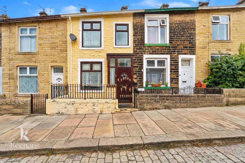 Property photo 1 of 27