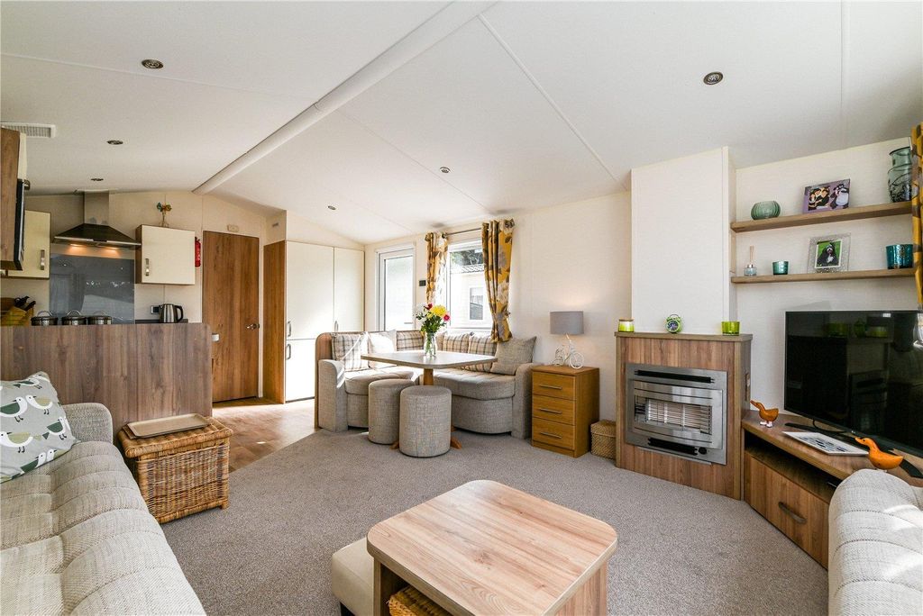 Property photo 2 of 16 Picture No. 04