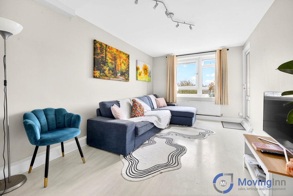 Property photo 3 of 16 Living Room