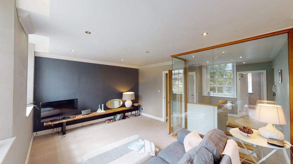 Property photo 2 of 19 Gainsborough-Ct-08072023_142901.Jpg