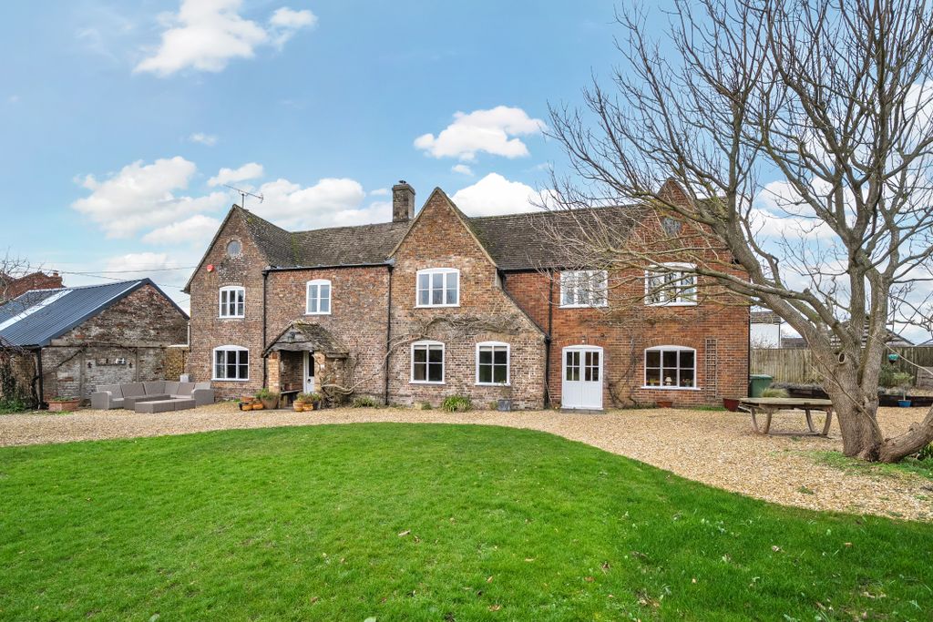 Property photo 1 of 23