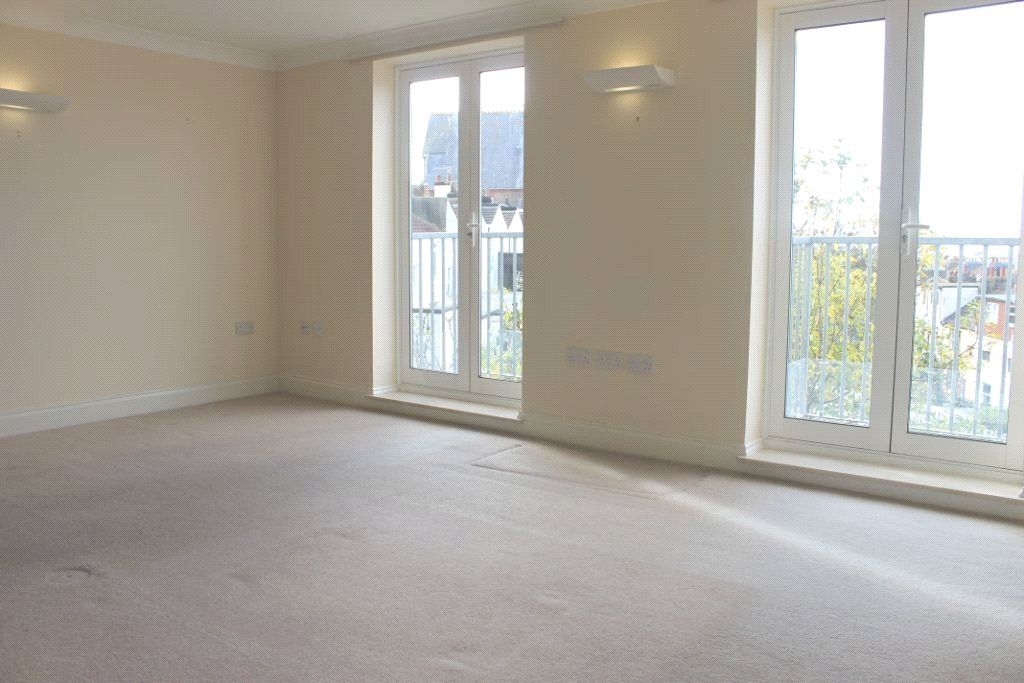 Property photo 2 of 9 Lounge