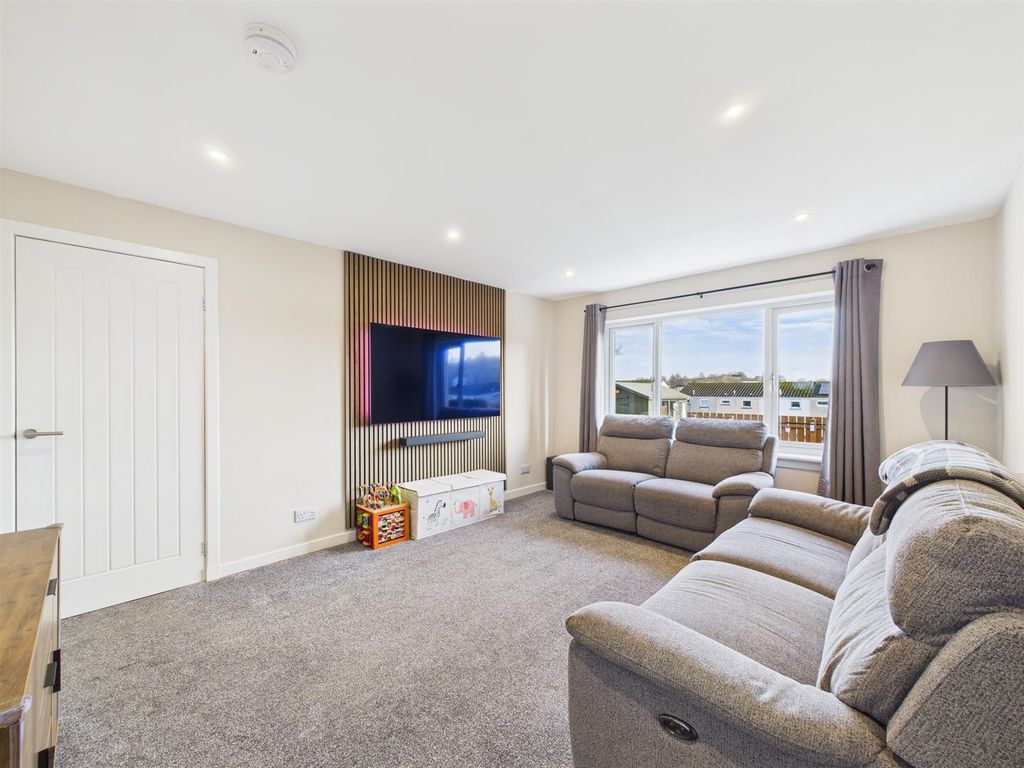 Property photo 2 of 18 Cam03782G0-Pr0254-Still021_Alt.Jpg