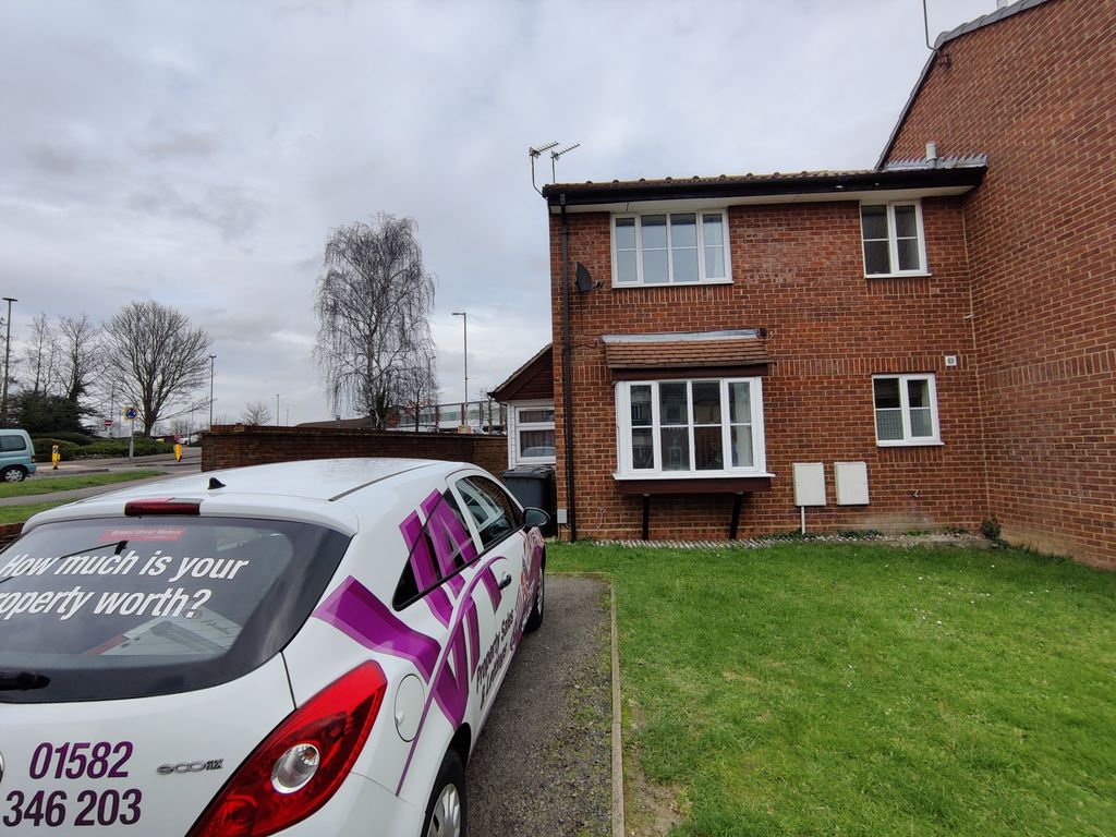 Property photo 1 of 12 Large 1 Bedroom House For Sale In Sharples Green