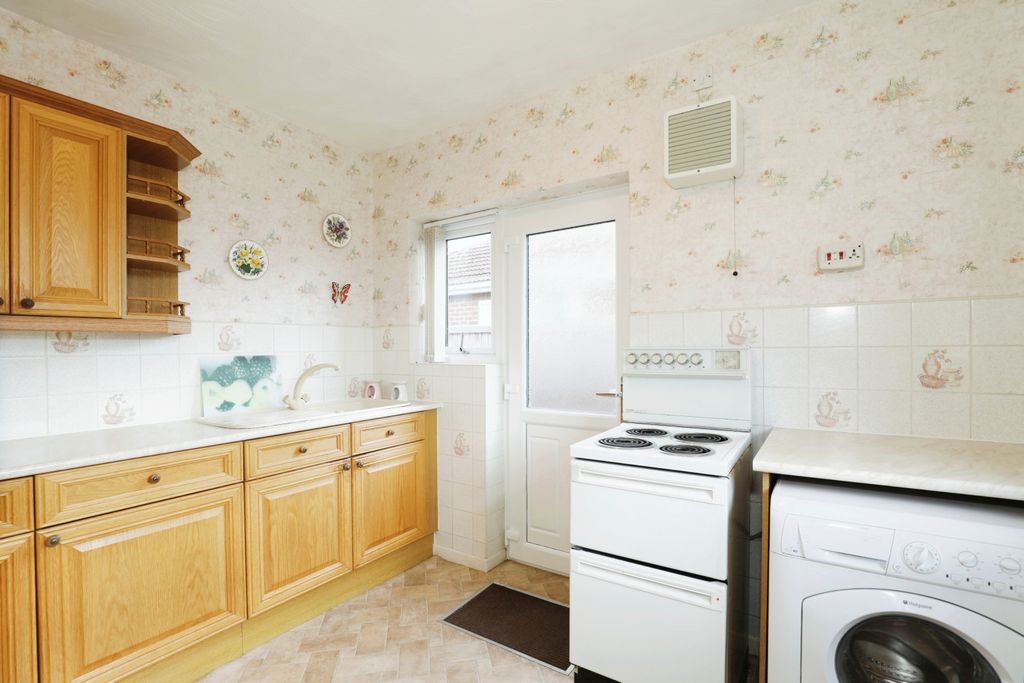 Property photo 3 of 15