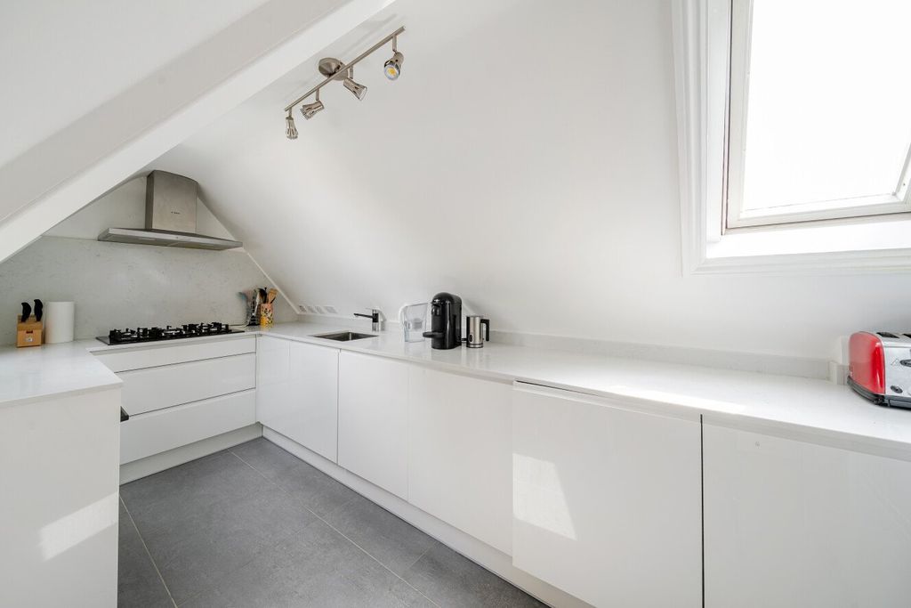 Property photo 3 of 16 Picture No. 05
