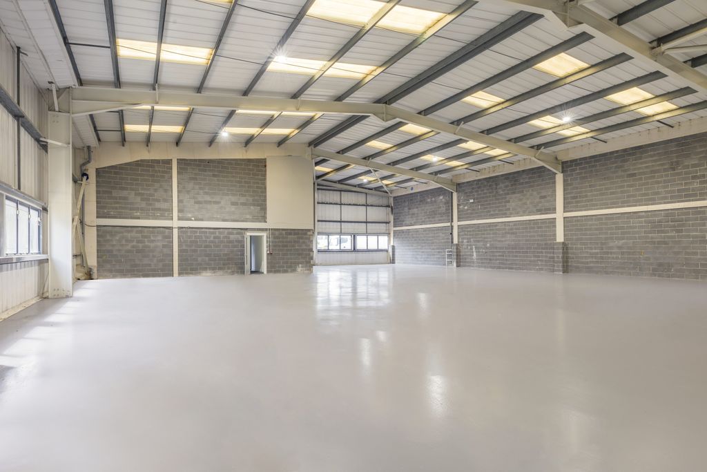 Property photo 3 of 17 8700644-Interior07-v2-800