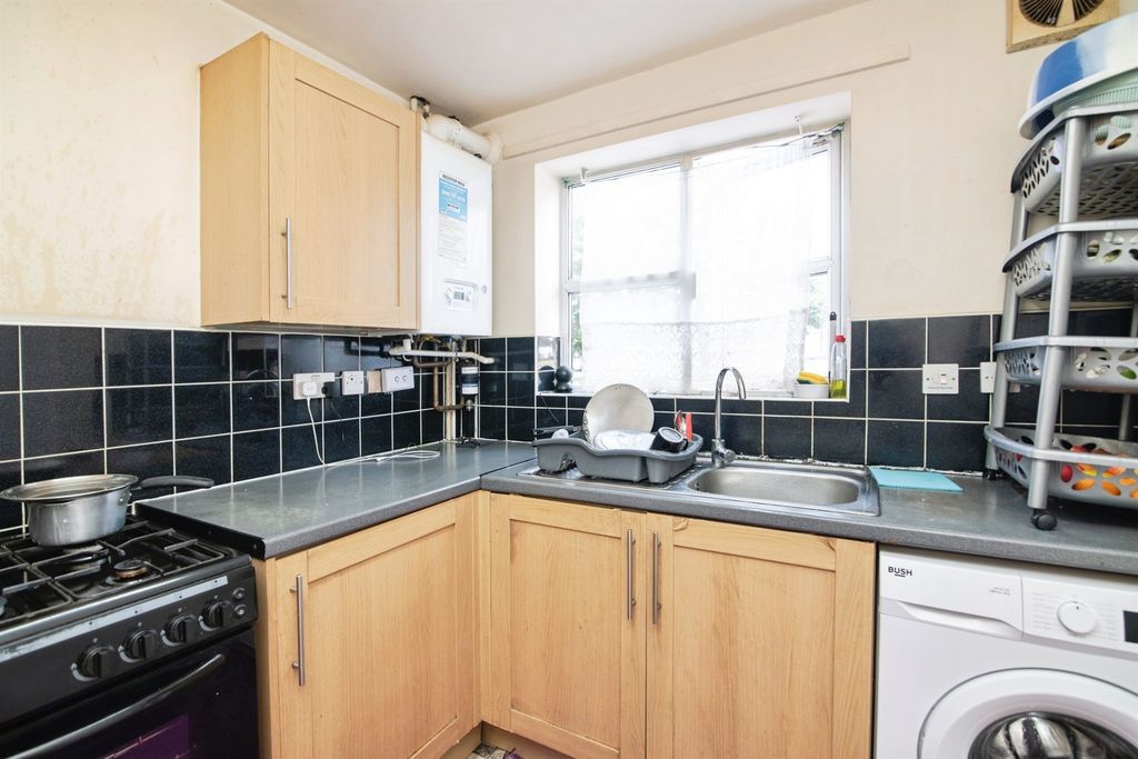 Property photo 2 of 12