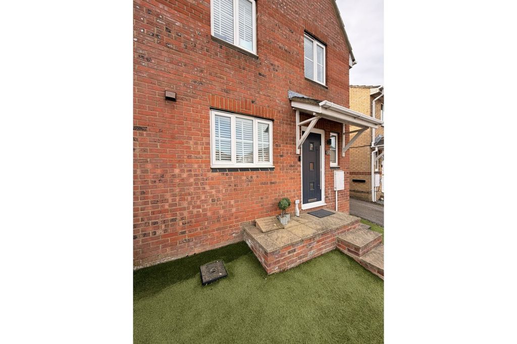 Property photo 3 of 42