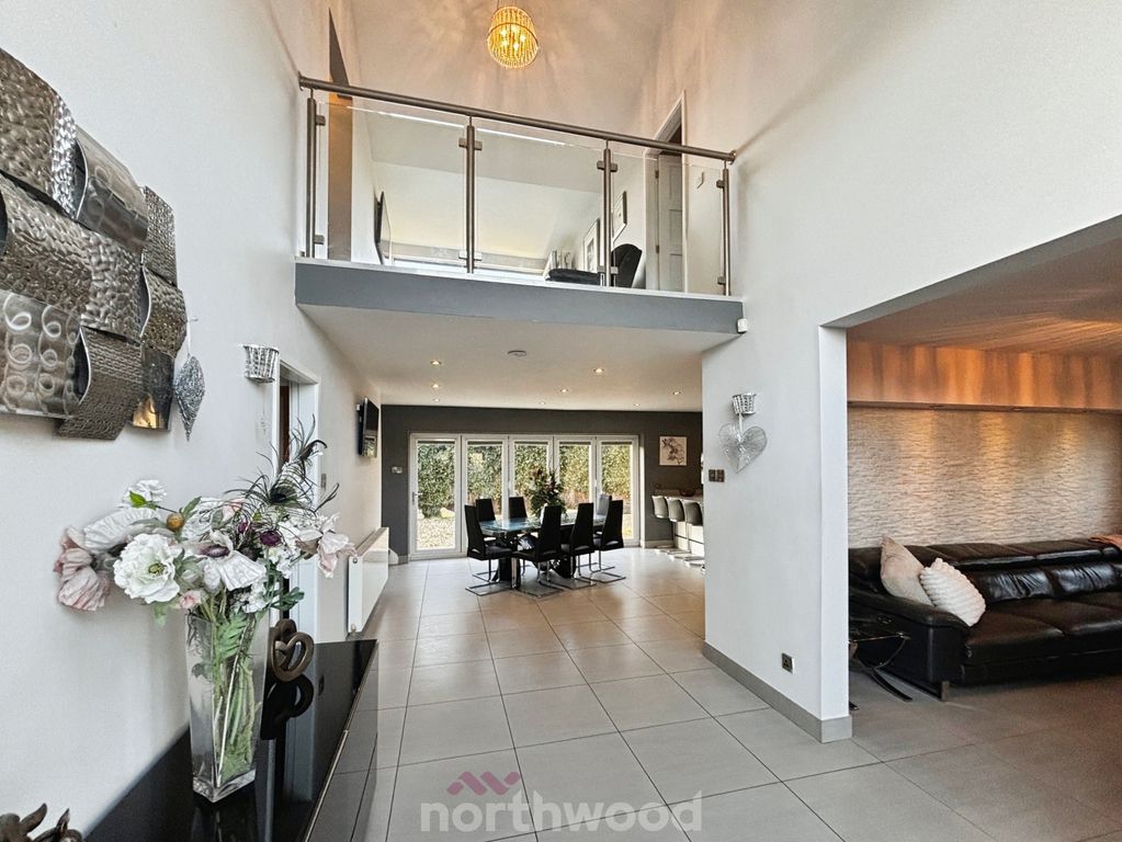 Property photo 2 of 42