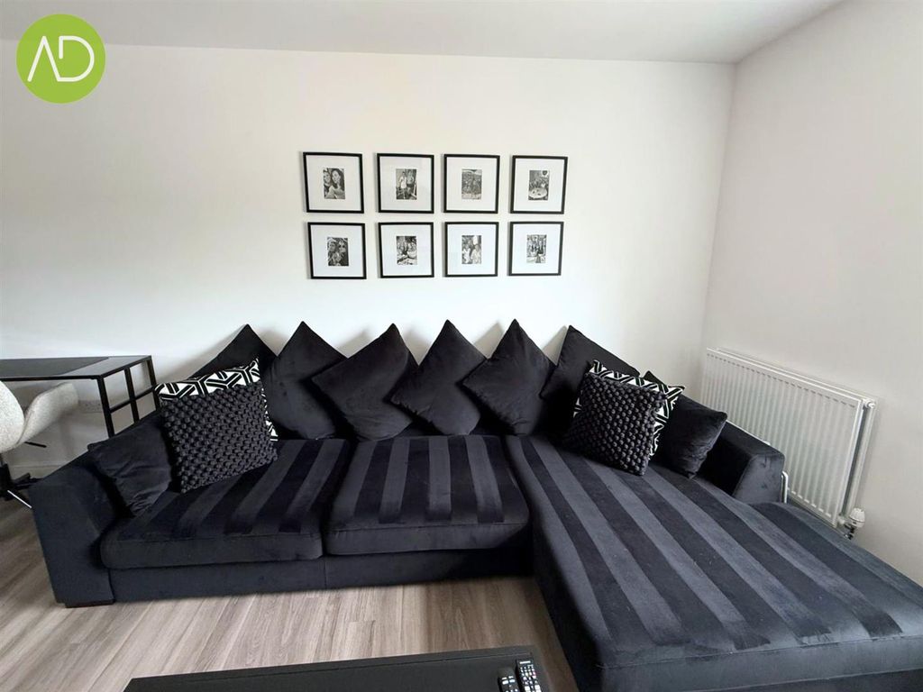Property photo 3 of 14 8.Jpg