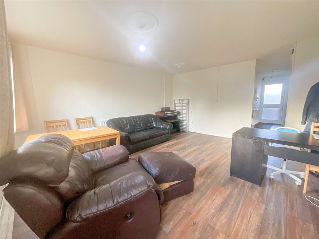 Property photo 3 of 9 Picture No. 02