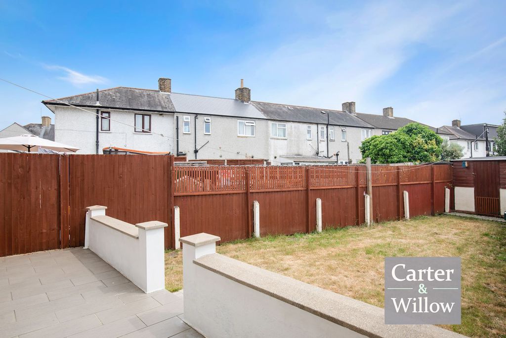 Property photo 3 of 14 Pation / Rear Garden 
