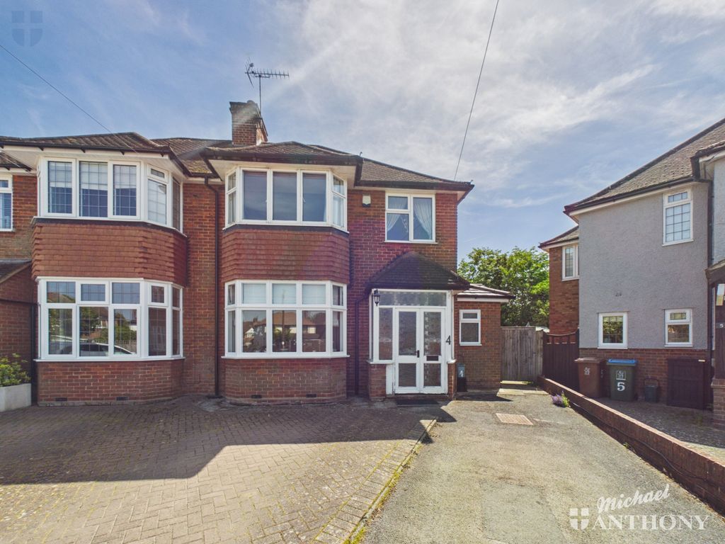 Property photo 1 of 16 Cam03218G0-Pr1031-Still018