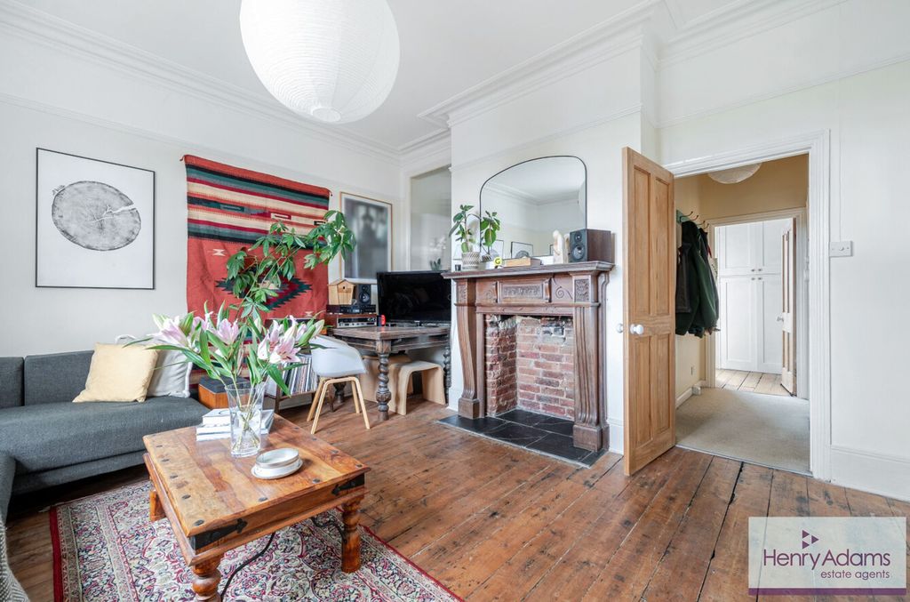 Additional image 5 of 2 bed flat for saleStation Road, Petersfield GU32