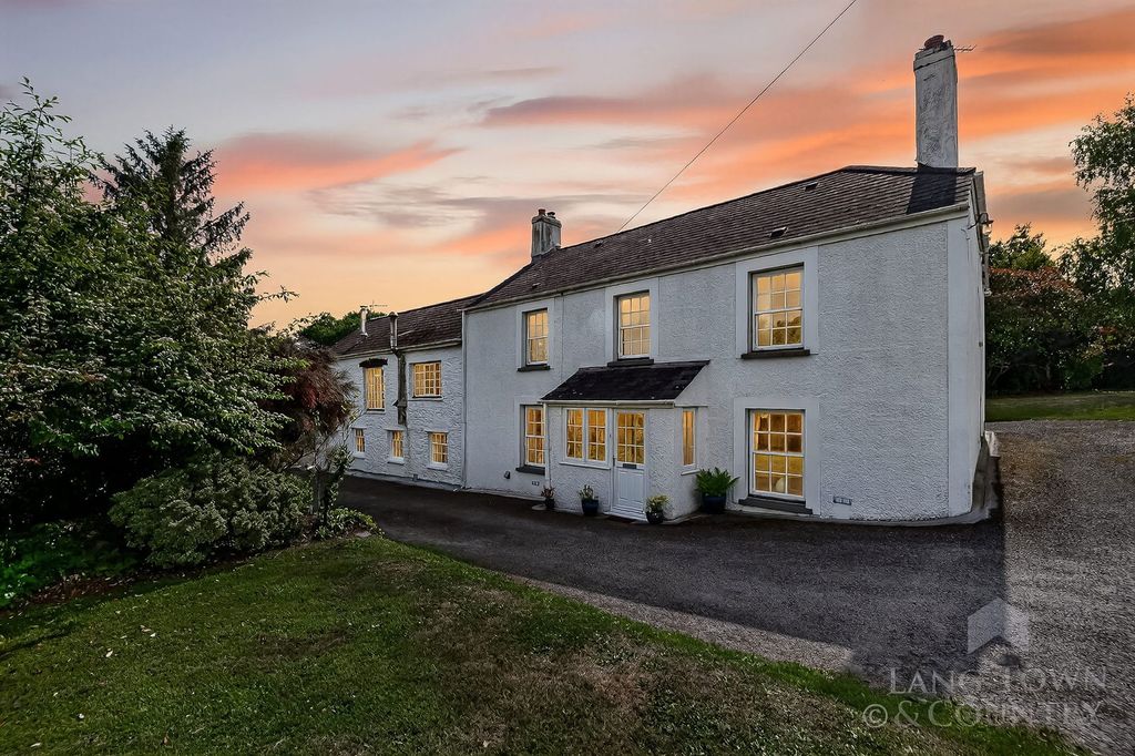 Property photo 2 of 46