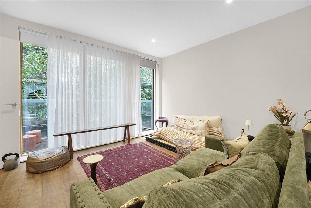 Property photo 2 of 11 Picture No. 12