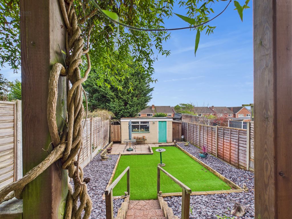 Property photo 2 of 40