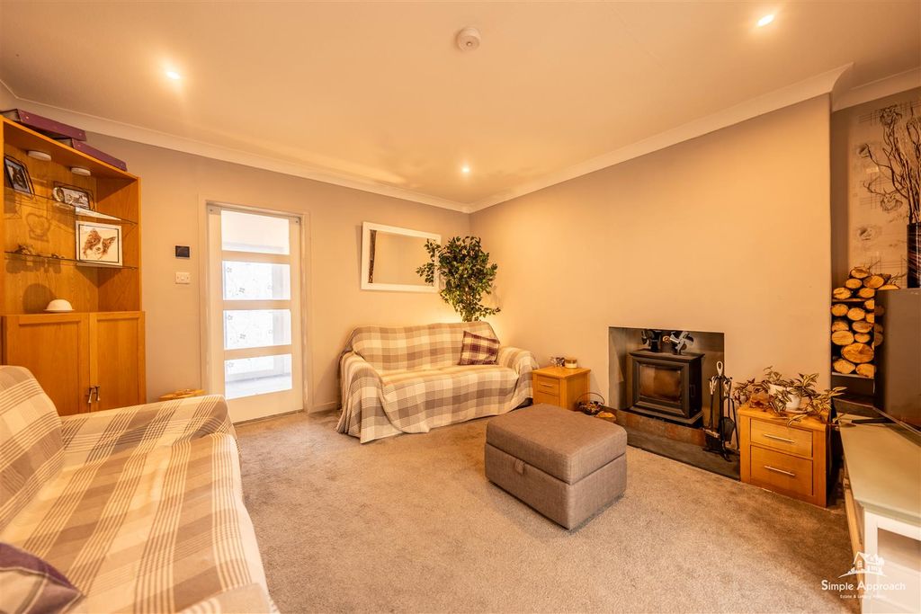Property photo 2 of 44 Dsc03367-Hdr.Jpg