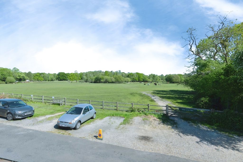 Property photo 2 of 19 Pbox-Img.Jpg