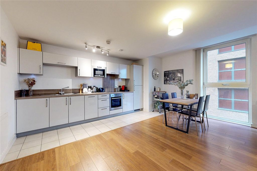 Property photo 3 of 13 Kitchen