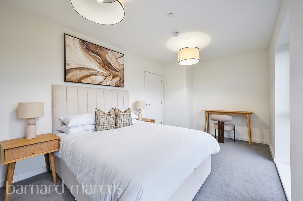 Property photo 3 of 9 Master Bedroom